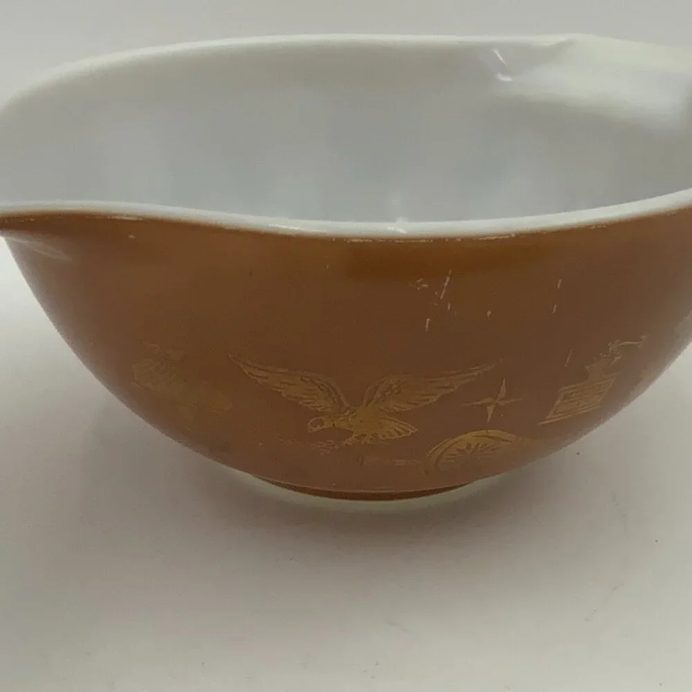 PYREX Early American Cinderella Mixing Bowl, #442, 1-1/2 QT, Brown & Gold